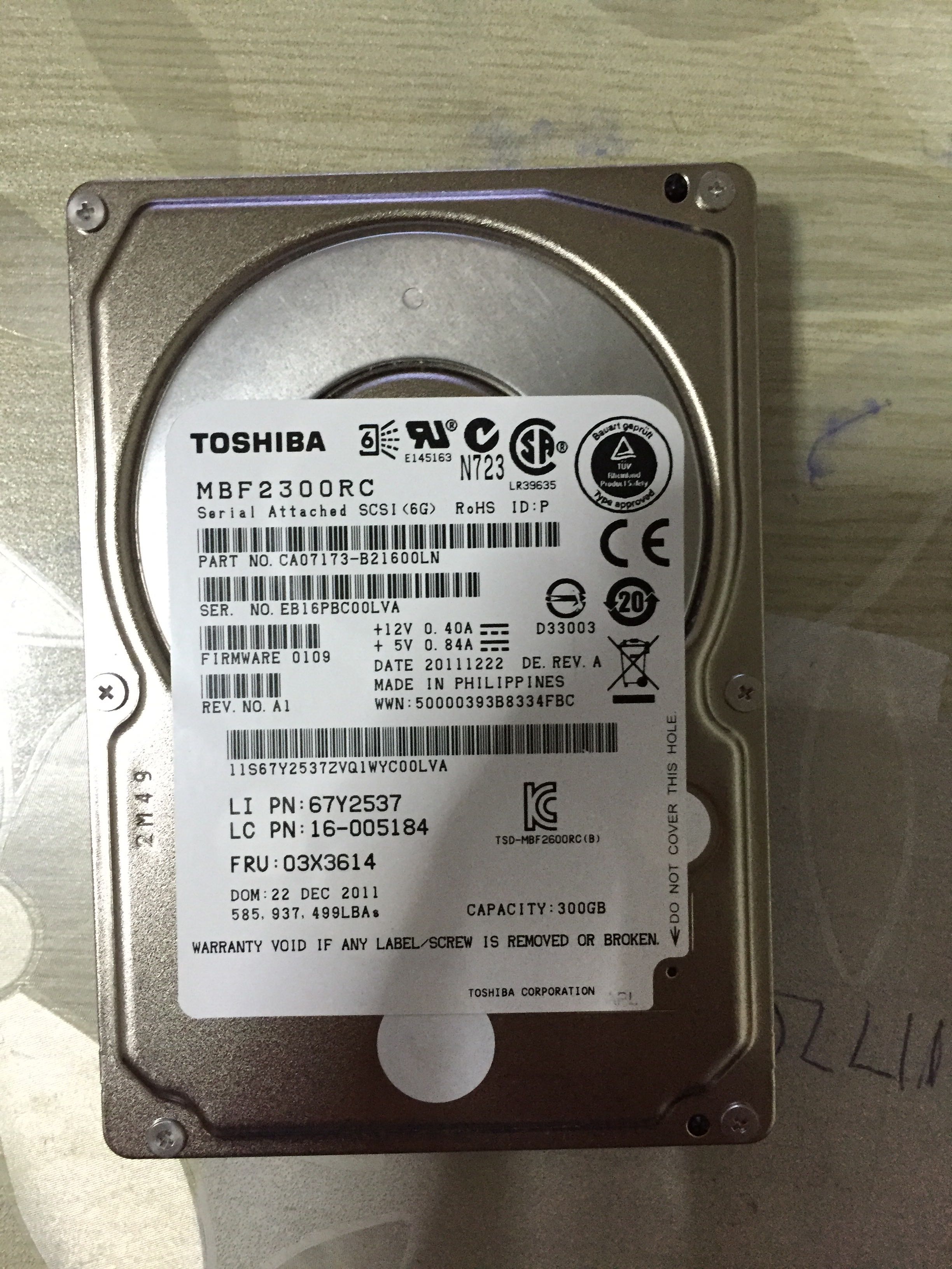 联想服务器硬盘300GSAS15K保1年