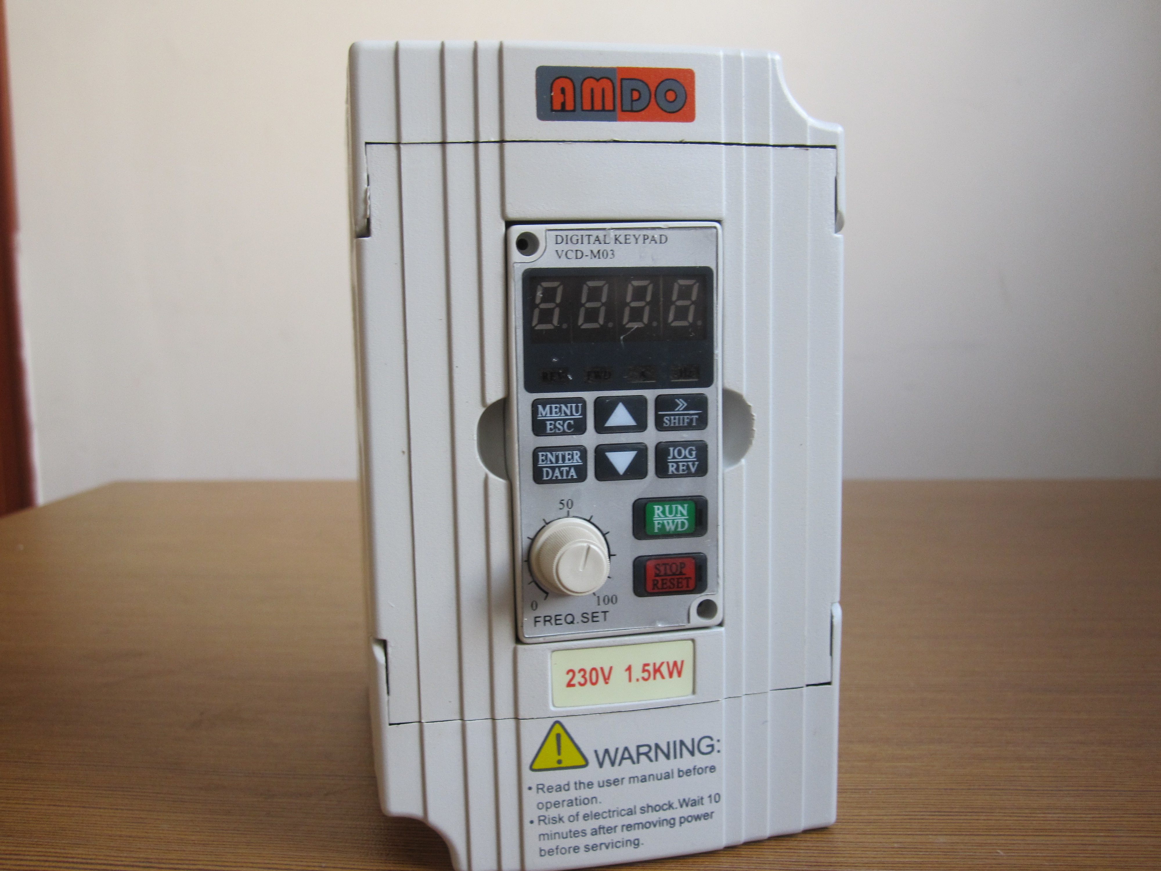 安达变频器 vcd2000 0.4kw 0.75kw 1.5kw 220v 矢量变频器 迷你型