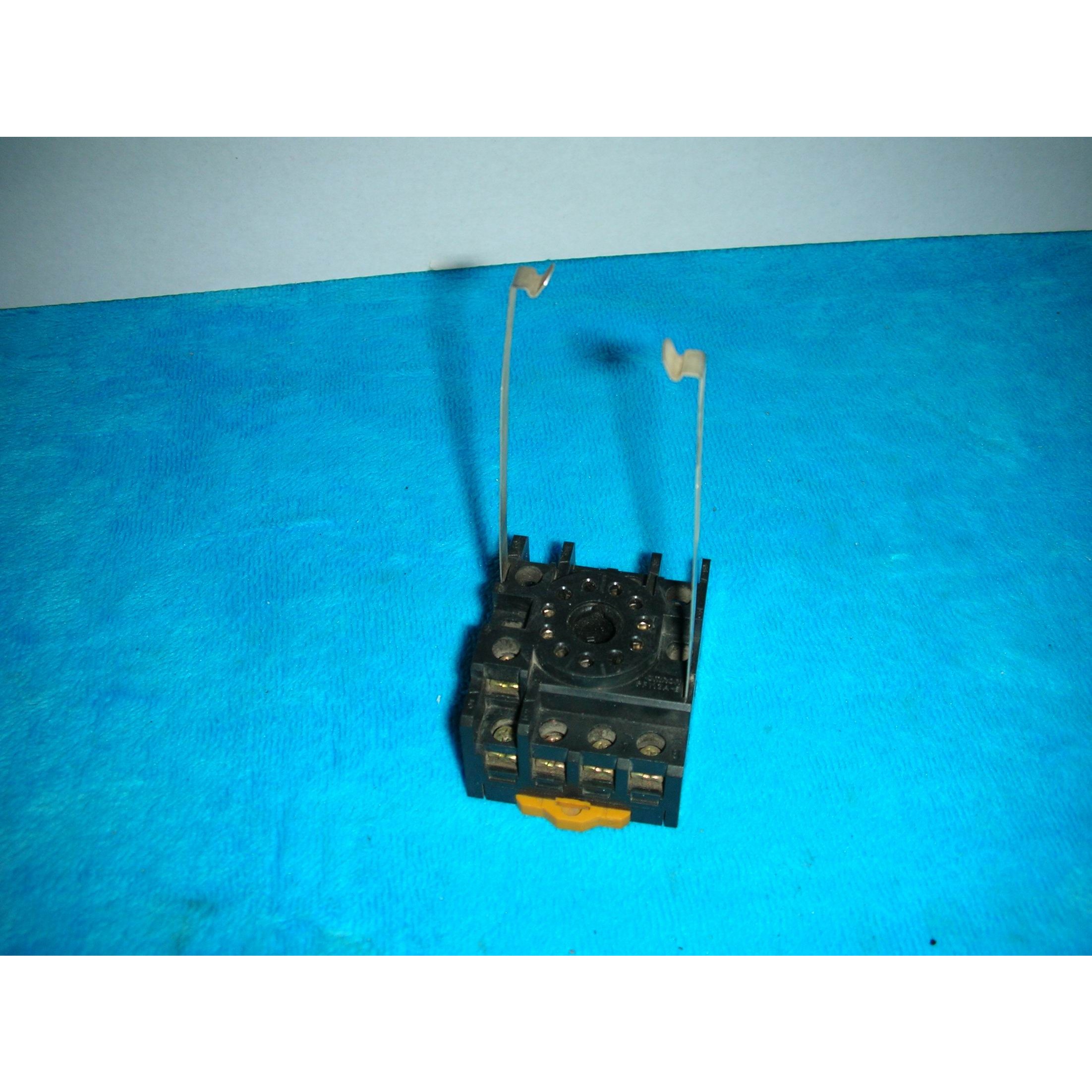 Omron PF113A-E (61F-GP-N底座)