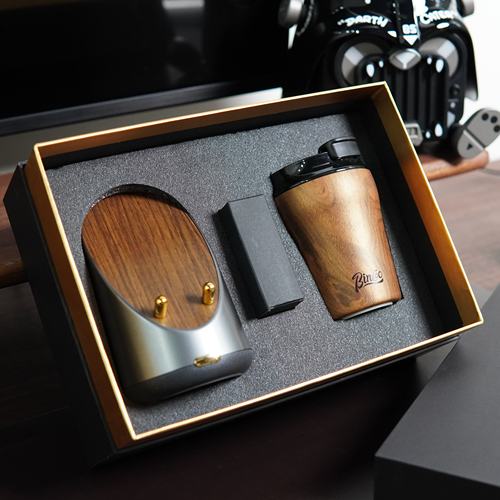 商务创意礼盒定制送男同事周年