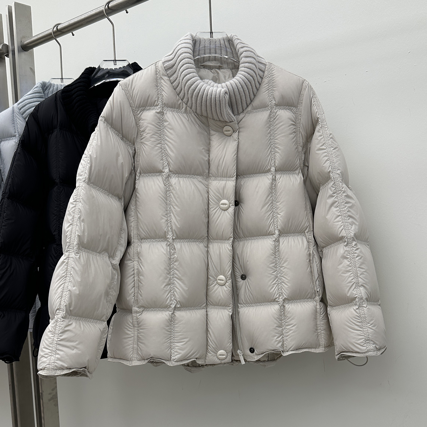 90白鸭绒针织领泡芙短款羽绒服女