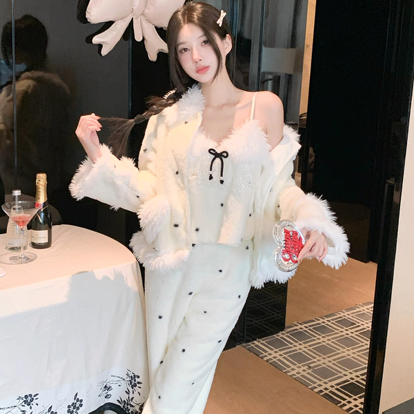 小香风吊带爱心三件套秋冬可爱法