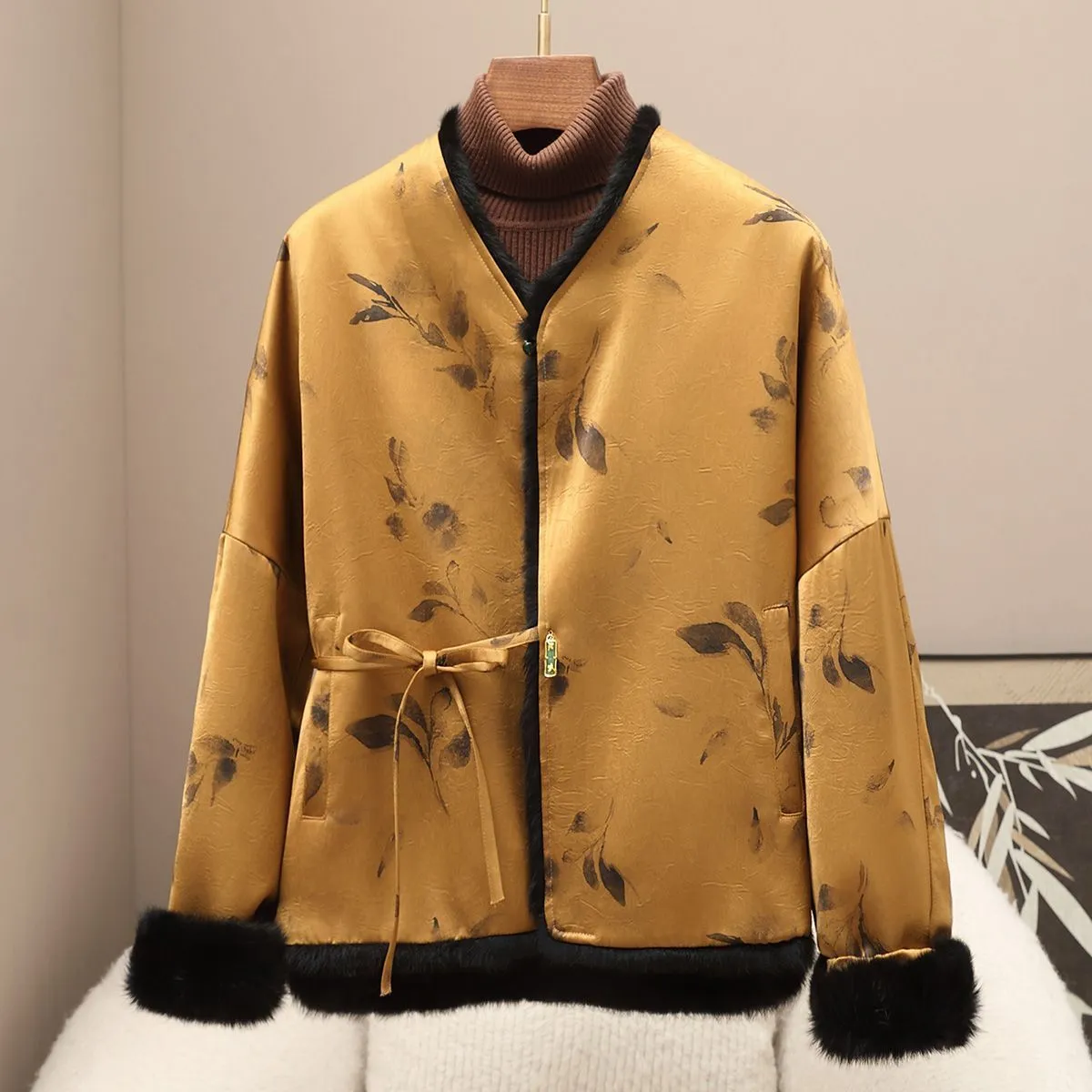 工厂现货2025冬季新品国风V领皮草大衣女轻奢时尚兔毛两面穿外套