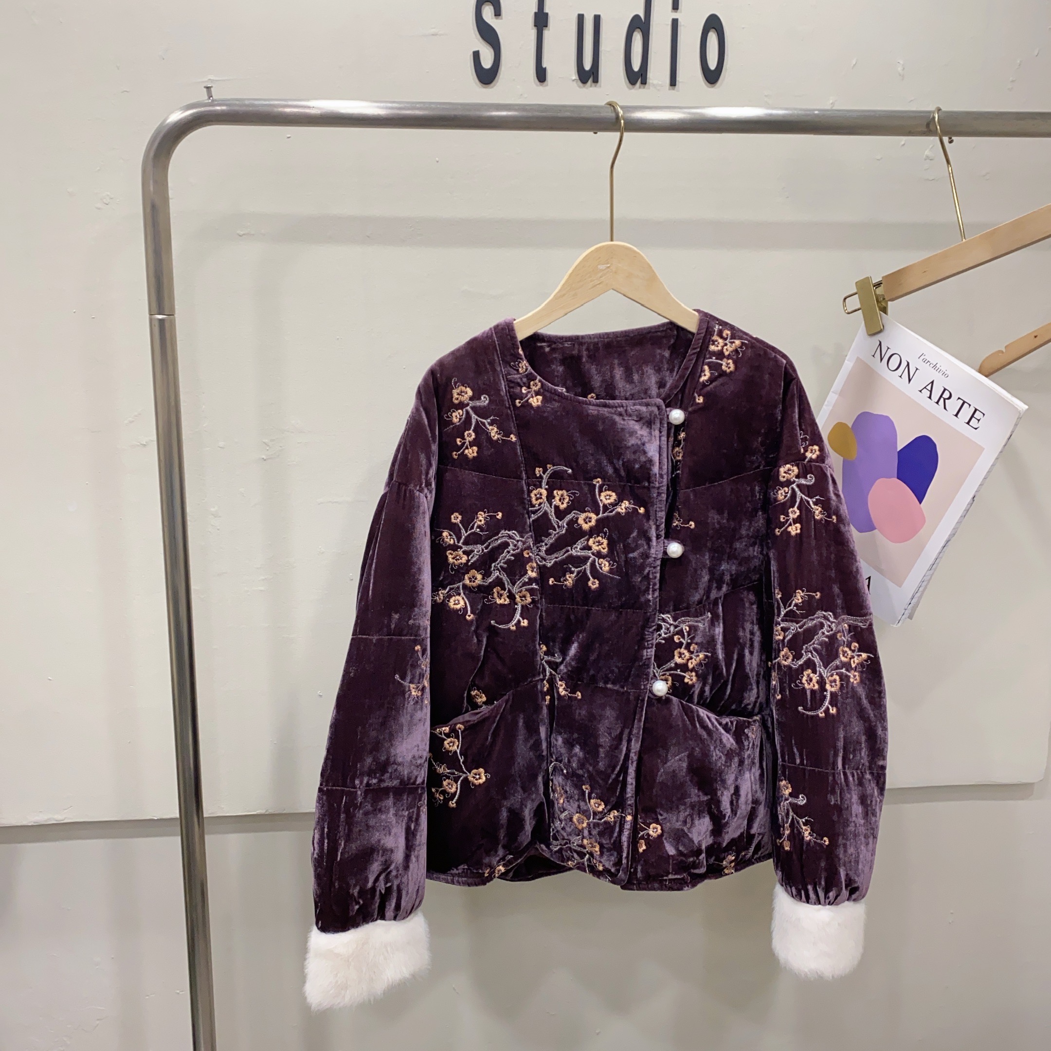 2025冬季新款新中式国风提花刺绣鹅绒羽绒服进口水貂毛短款女外套