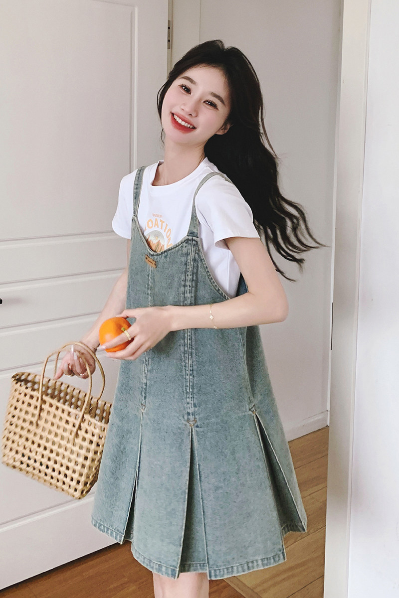 ootd穿搭牛仔背带连衣裙女夏2025年超火休闲减龄漂亮裙子两件套装,女装连衣裙,2C069