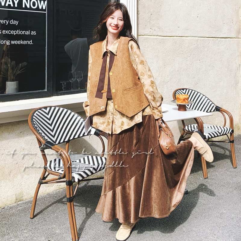 美拉德风印花衬衫马甲半身裙三件套女2025秋季新款时尚高级感套装图片