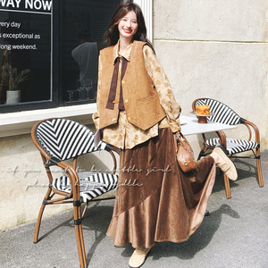 美拉德风印花衬衫马甲半身裙三件套女2025秋季新款时尚高级感套装图片