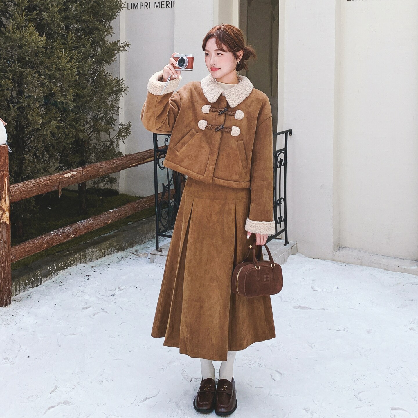 棕色保暖复古牛角扣外套两件套女2025冬季氛围感半身裙淡人两件套,女装套装/套裙,2C069