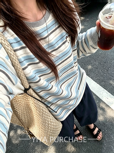 秋季小马刺绣减龄条纹长袖打底衫