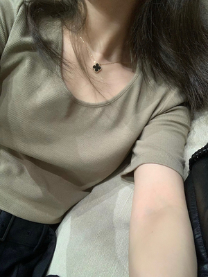 小个子款显瘦修身短款U领T恤上衣