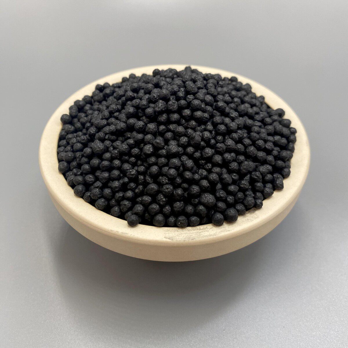 有机肥梅花生物黑色颗粒有机肥肥料秸秆肥厂家直销梅花有机肥