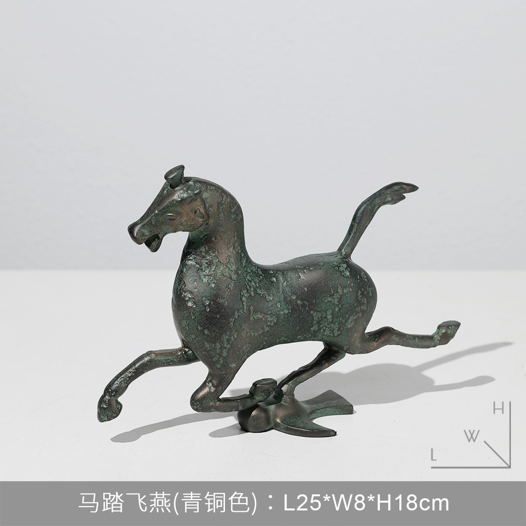 北欧样板房创意白色马头树脂动物雕塑摆件玄关现代客厅书房装饰品