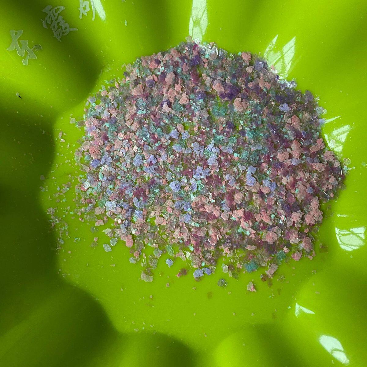 环氧地坪薄贝壳彩片艺术漆内外墙装饰环氧瓦片用染色云母岩片