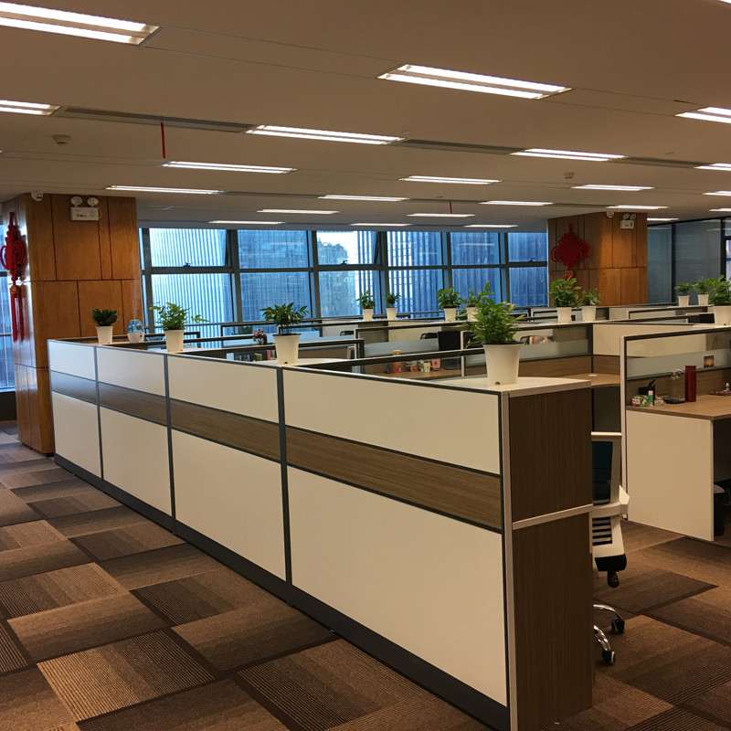 福建简约办公家具新款职员桌屏风工作时尚卡位工作台2人4人位组合