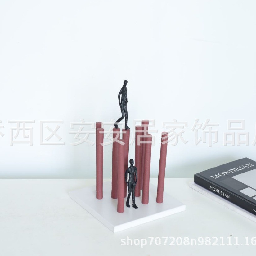 现代简约创意人物样板间摆件桌面造景会所办公桌书架软装饰品