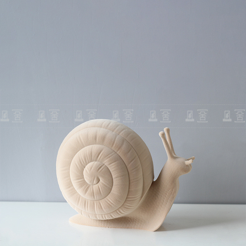 蜗牛轻奢树脂绒面简约创意软装饰品儿童房客厅电视柜桌面家居摆件