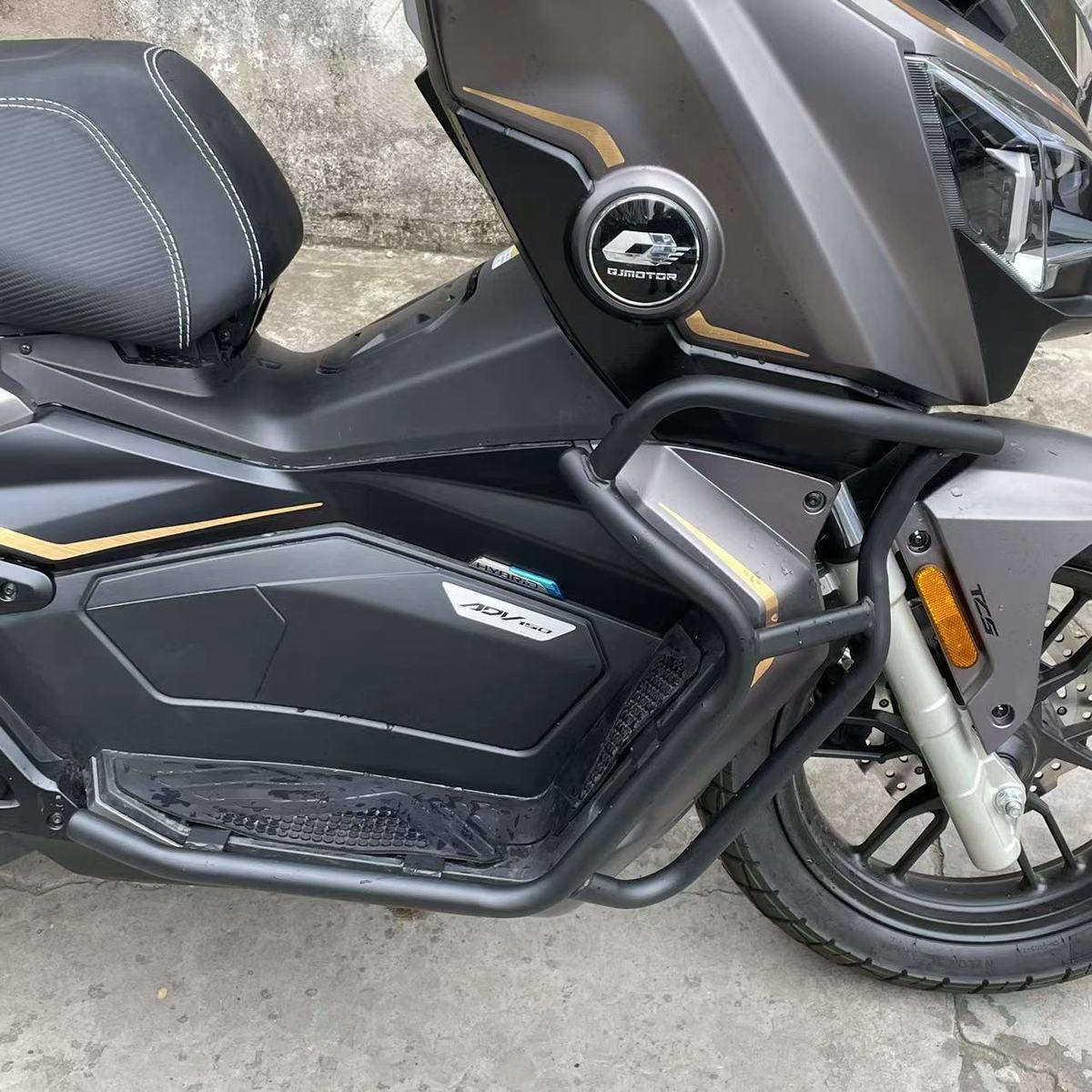 热销加粗钱江鸿adv150保险杠qj鸿adv150改装护杠车身防撞加厚适用