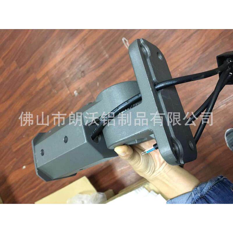 万向生产批发led路灯转接头路灯套件连接件路灯厂家头