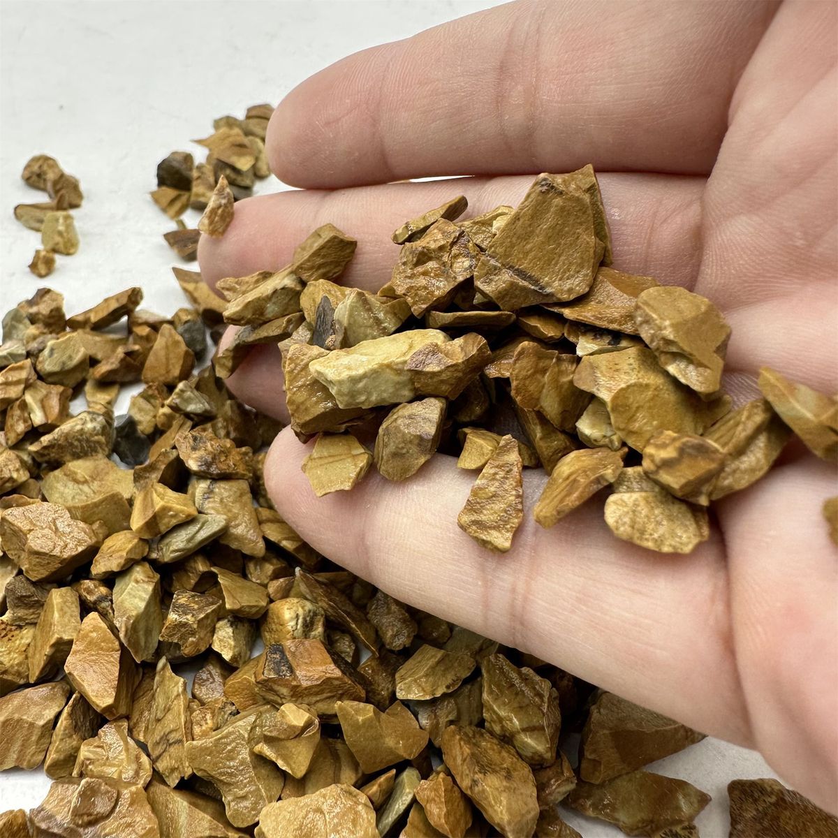 批发木纹黄碎石水族底沙铺底鱼缸装饰黄石子铺面黄用木纹造景卵石