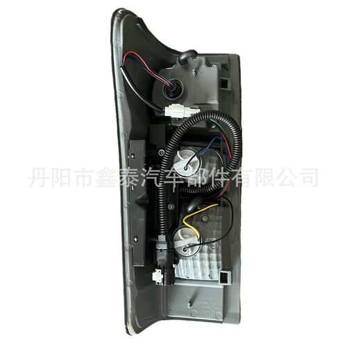 热销适用于五十铃d-max2012款尾灯熏黑刹车灯警示灯款汽车配件皮