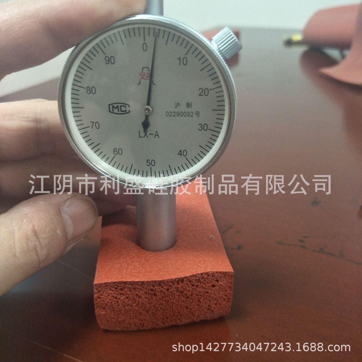 厂家批发木门胶条硅胶发泡条发泡硅机箱耐高温实心硅胶密封条