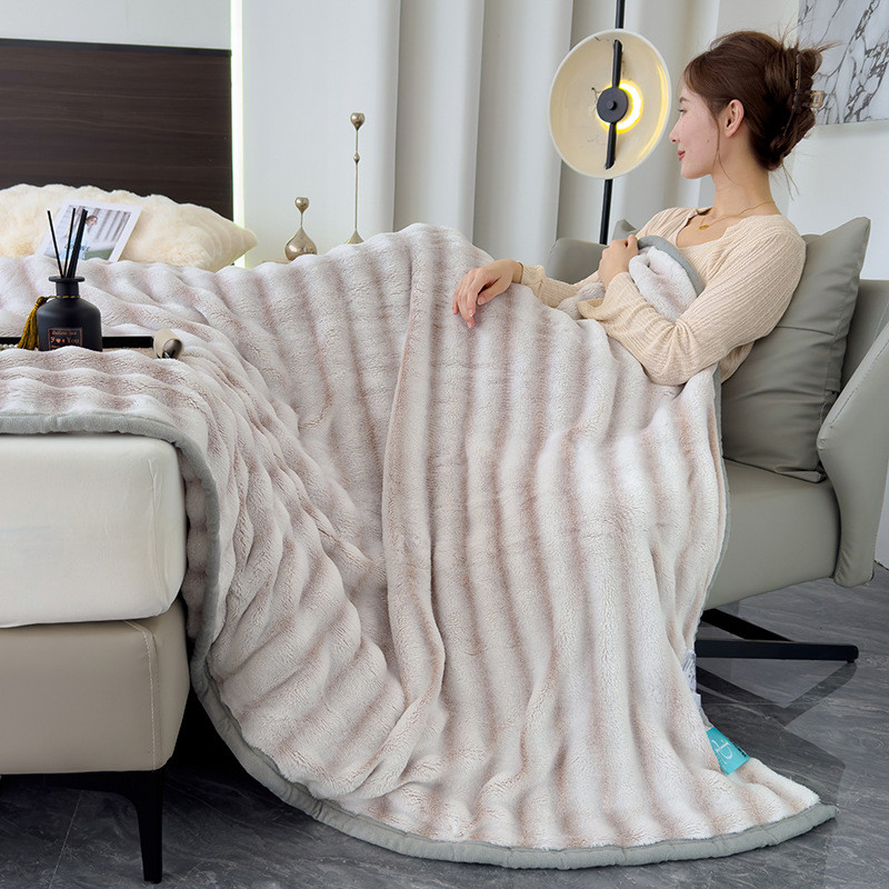 冬季新款高克重托卡斯兔毛毯卧室毛毯披肩绒沙发盖毯办公室午睡毯