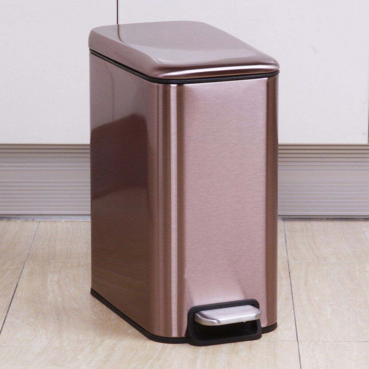 垃圾桶家用长方形简约不锈钢欧式时尚脚踏带盖窄身卫生桶批新品