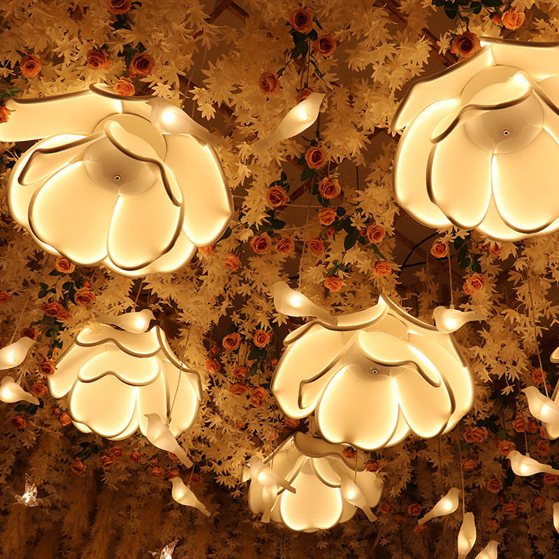 花朵造型新款婚庆道具发光玫瑰花路引和吊灯婚礼摆件灯具装饰创意