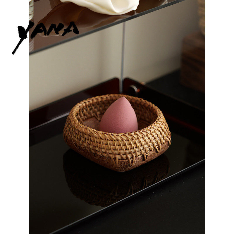 YANA亚纳 高档手工藤编桌面小号收纳盒美妆蛋粉扑首饰迷你收纳架