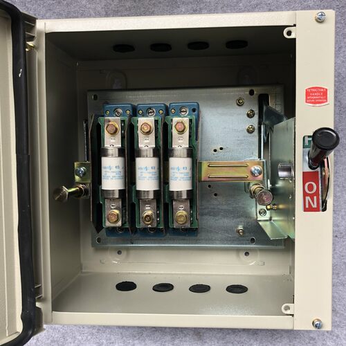热销负荷熔断器防雨铁盒封闭式铁壳开关hh11hr11hr12hh12nhfshk2r