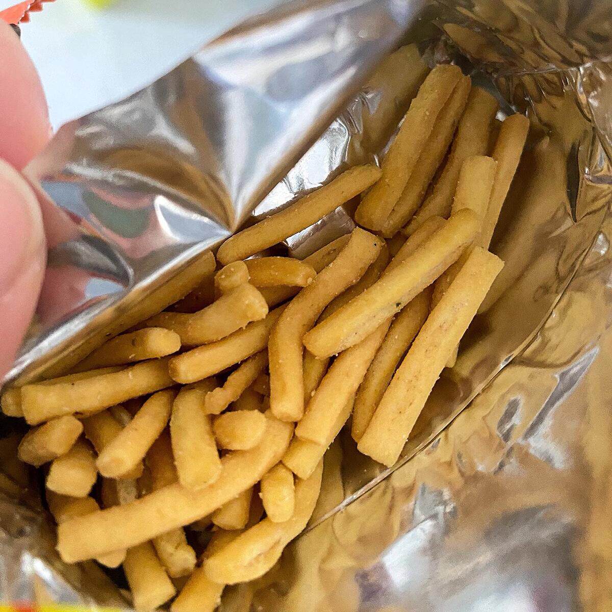 现货正宗爱尚咪咪虾条蟹味80包薯片薯条锅巴休闲膨化零食大礼包一