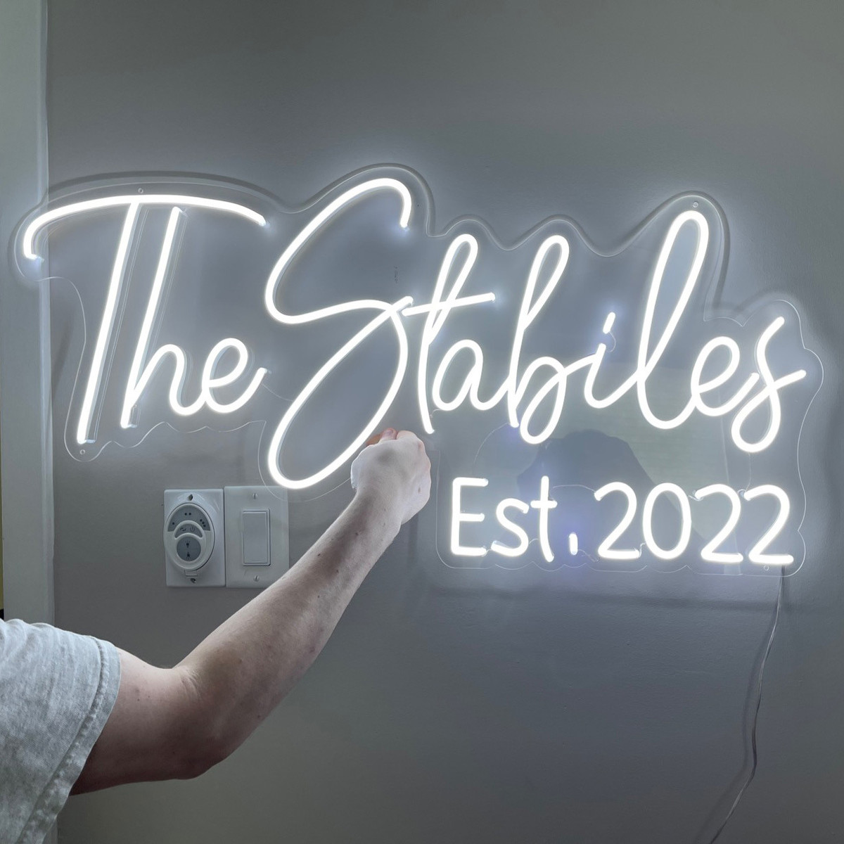 霓虹灯发光字led工厂餐饮酒店创意造型英文字母灯牌定制