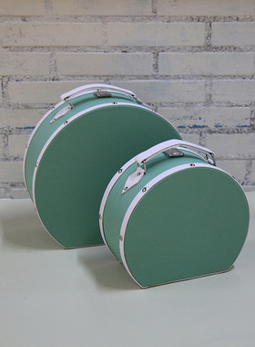 样板房半圆装饰手提箱家居饰品软装米色皮质咖边箱子简约现代摆件