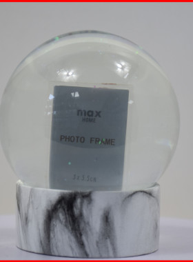 雪花水晶球树脂工艺品摆件创意卡通家居相框水球形象摆饰节庆礼品