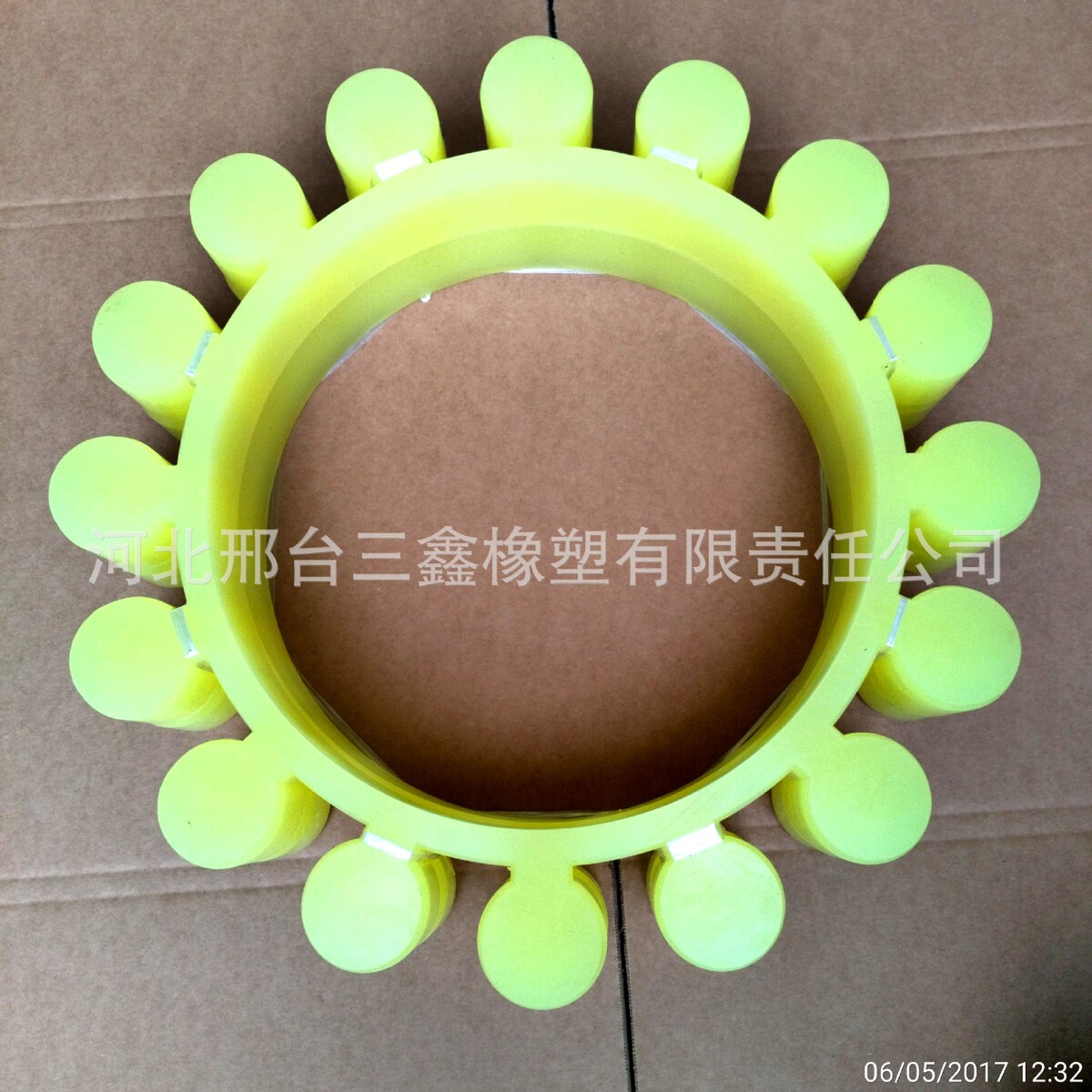 聚氨酯盘梅花垫16瓣18瓣联轴器缓冲垫560555yox弹性块橡胶