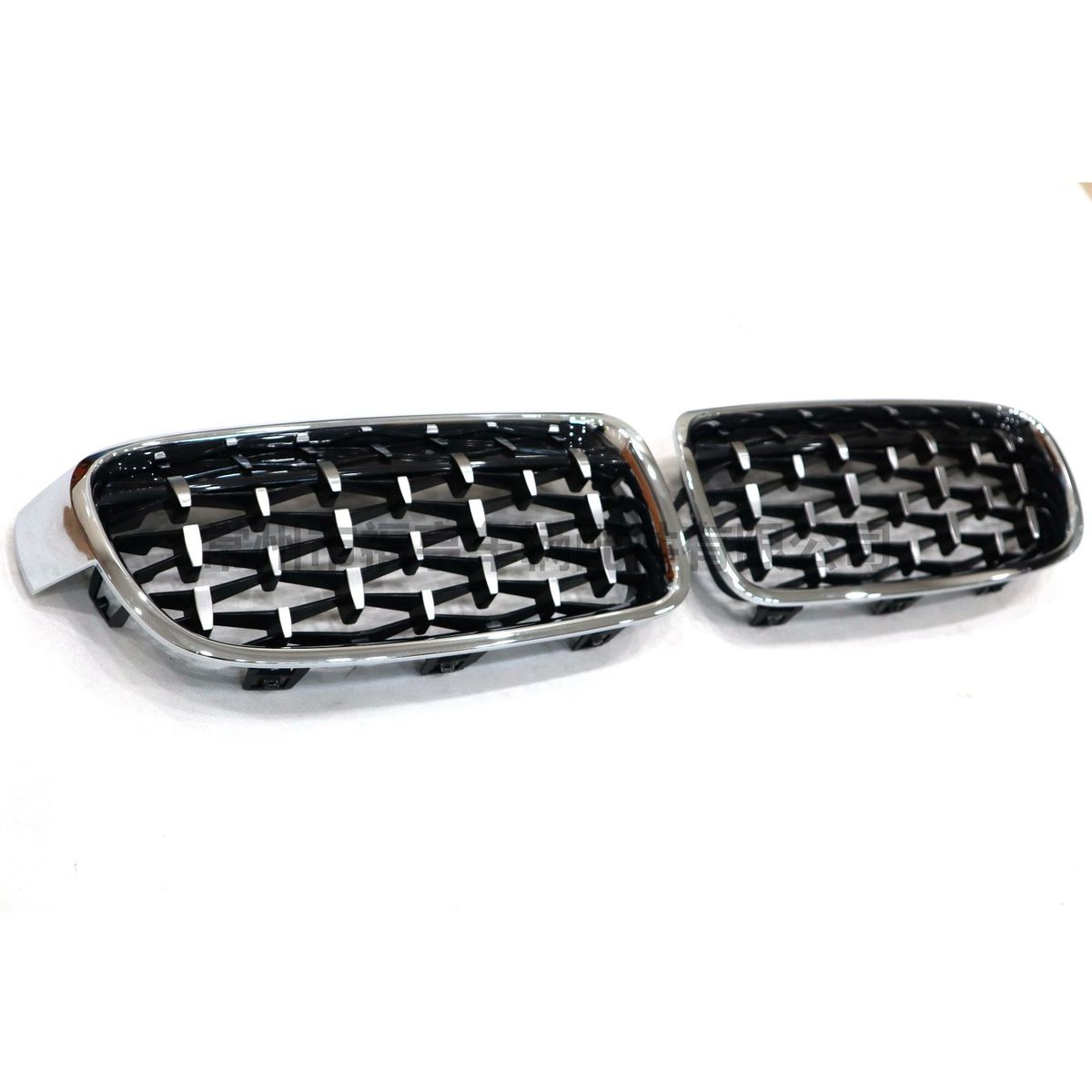 热销适用于f35f30mp改装中网流星款亮黑半黑全电镀汽进气车前格栅