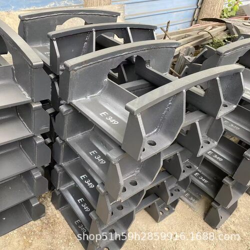 热销供应护重建机jcm挖掘机927933907908913引导轮前叉山链器架