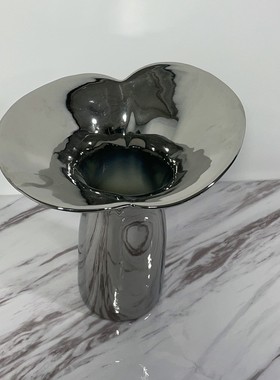 热销现代轻奢银色陶瓷花瓶插花艺鱼尾饰品桌面摆件软装花器家居样