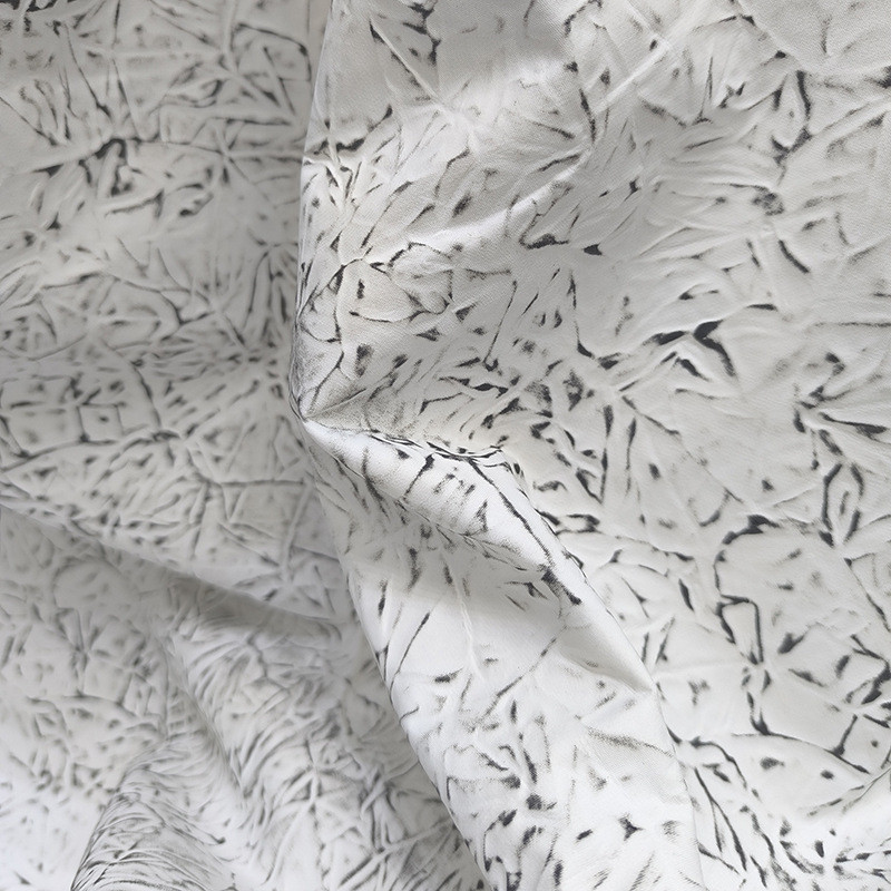 创意挺阔加厚印花褶皱斑驳色布料文艺复古质感压设计师服装褶面料