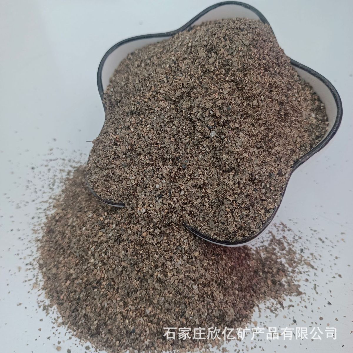 防火包用0.3-1.2mm蛭石蛭目生蛭石5号片冶金铸造保温材料分石粉