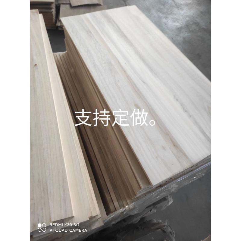 香樟木烘干拼板。香樟木抽屉板，鞋柜衣柜隔板棚板。支持定做。