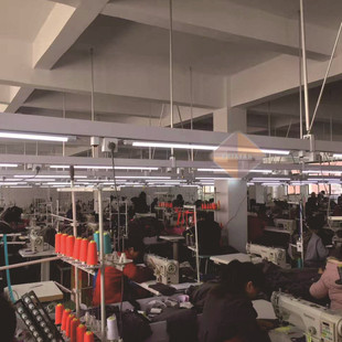 服装厂照明线槽针桥架流水线新型动力照明车灯架灯缝纫机母线桥架