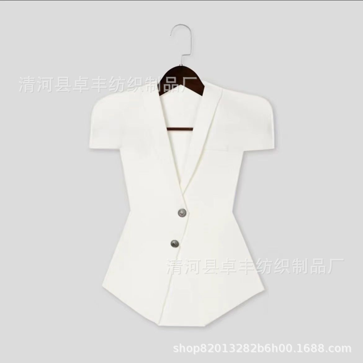 热销轻奢毛毡衣帽间样板房饰品衣柜展厅道具托盘组合服装摆件定制