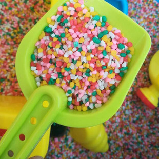 热销供应五彩石染色五彩石子儿童沙池用染色砂彩五彩沙彩色小石子