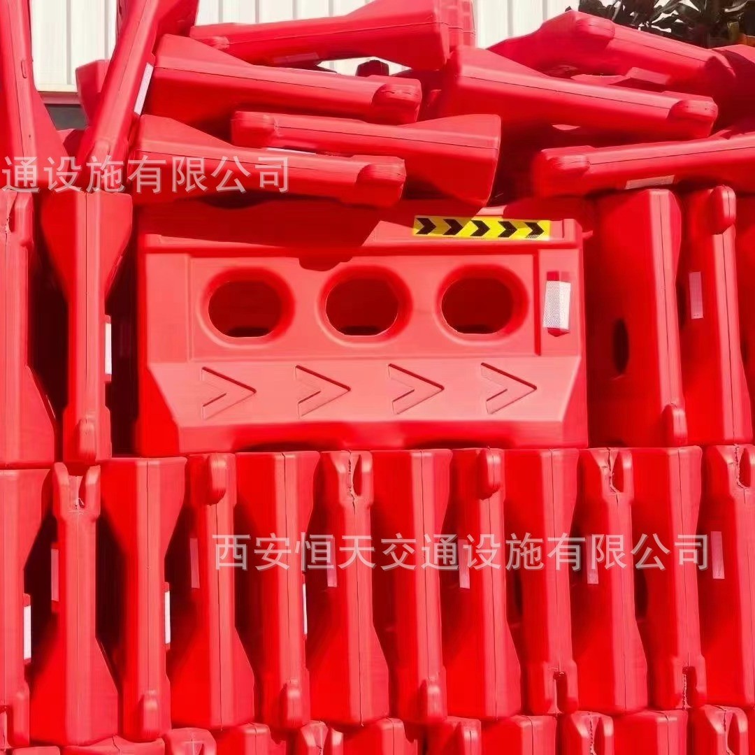 厂家直销恒天防撞桶塑料水马塑料交通设施道路防撞分流桶隔离墩