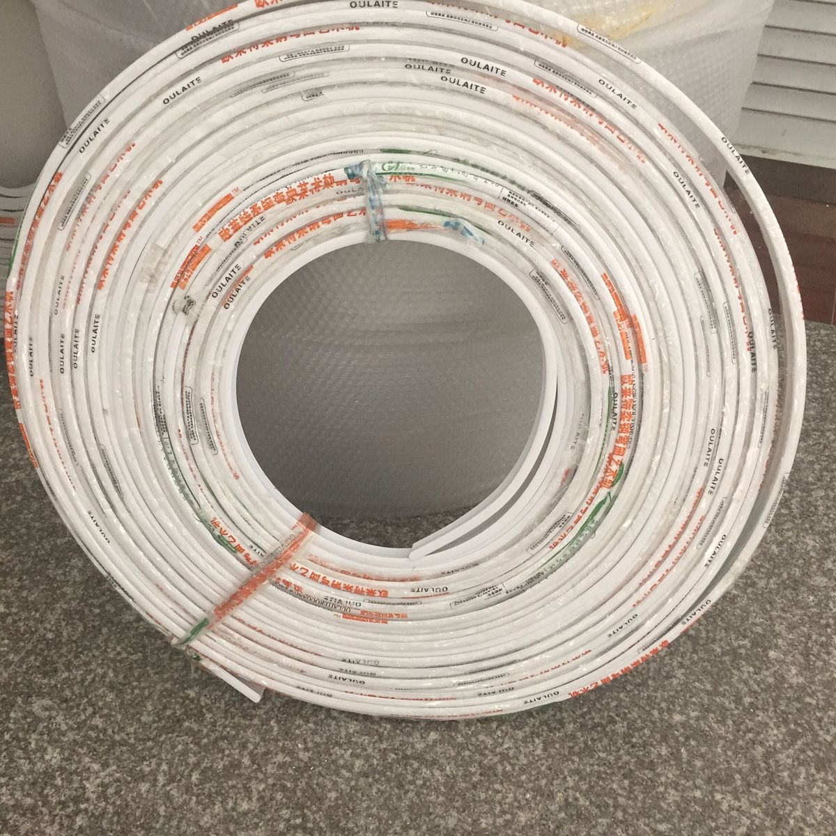 19n婚庆婚礼水晶串铁皮挂条孔意水晶珠帘轨道免打孔可随带弯曲造