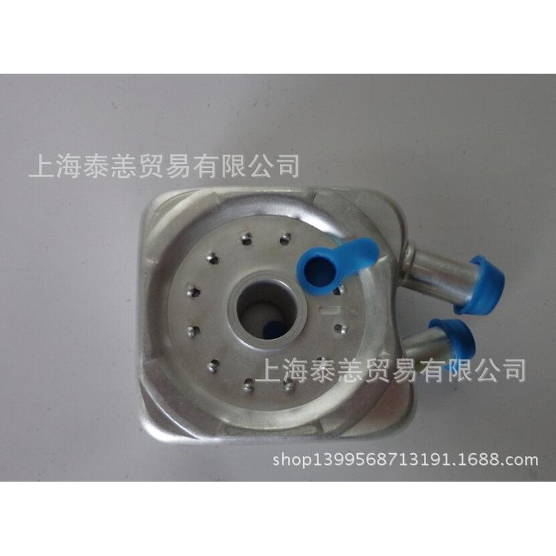 帕萨特B5领驭途安宝来C5机油散热器机油冷却器078117021A