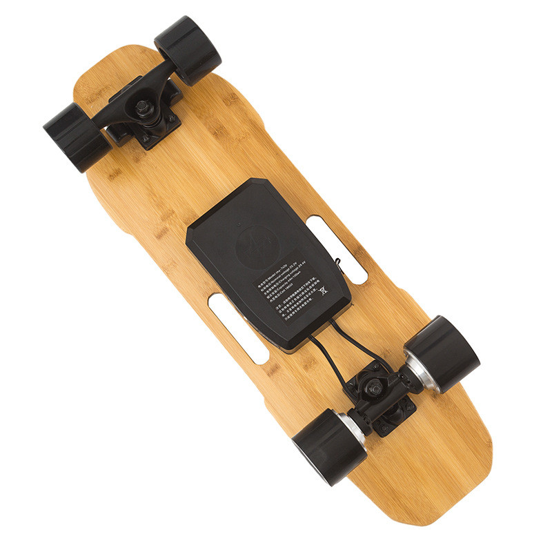 四轮电动滑板小鱼板双翘板无线遥控滑板轻便代步双驱单驱工厂直销