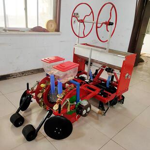河南春花生点播机 宏鑫多功能播种覆膜机 双垄起垄喷药施肥覆膜机