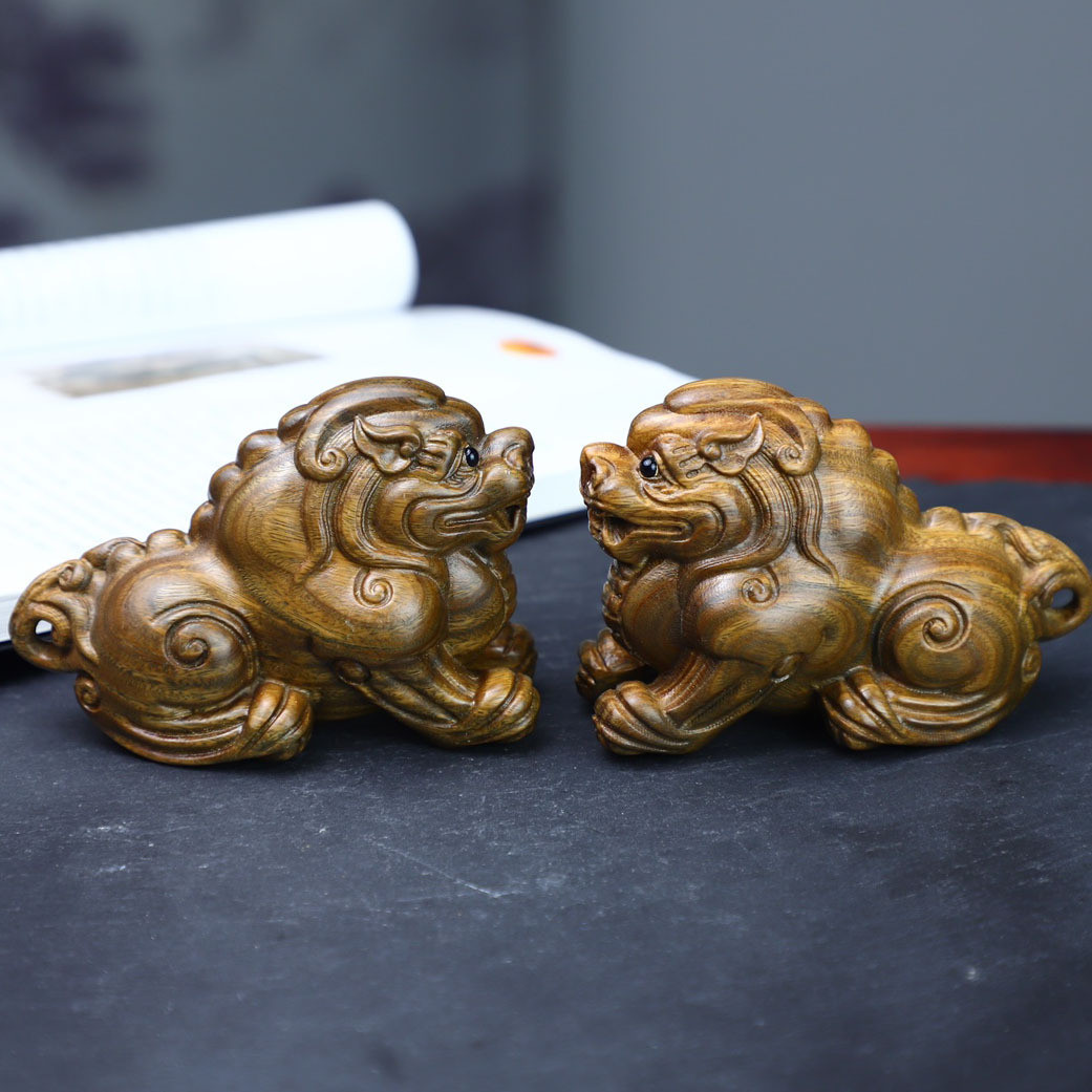 绿檀木雕貔貅手把件瑞兽来财貔貅实木一对工艺礼品开业贺礼摆件